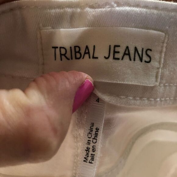 Tribal Jeans Audrey Mid Rise Icon Fit Bermuda Shorts - 4 - Picture 7 of 10